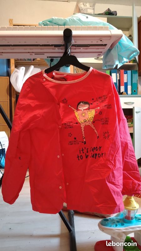 Blouse de peinture enfant rose (image 1)