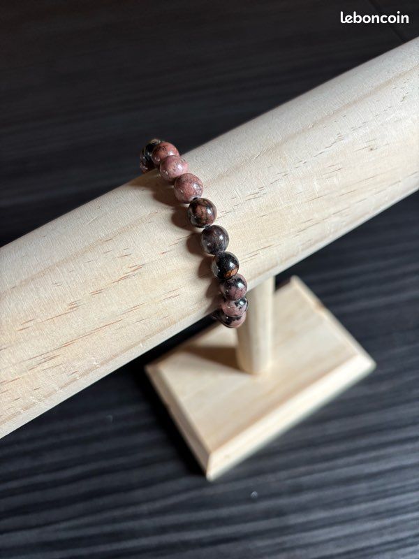 Bracelet « soin » en rhodonite de Madagascar (image 1)