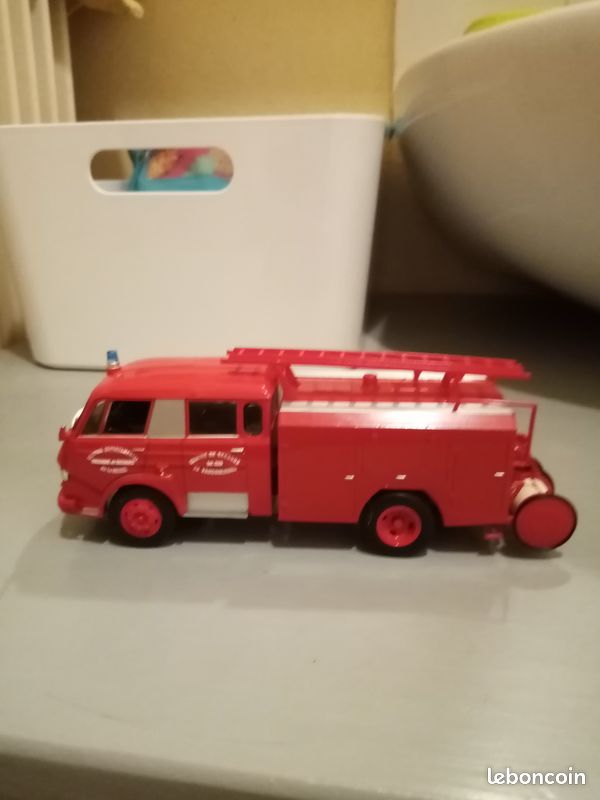Camion pompiers citroen doubles cabines 1/43 hachette (image 1)