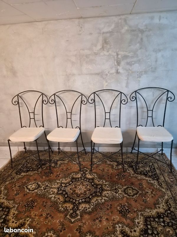 Lot de 4 chaises et 2 fauteuils en fer forgé (image 1)