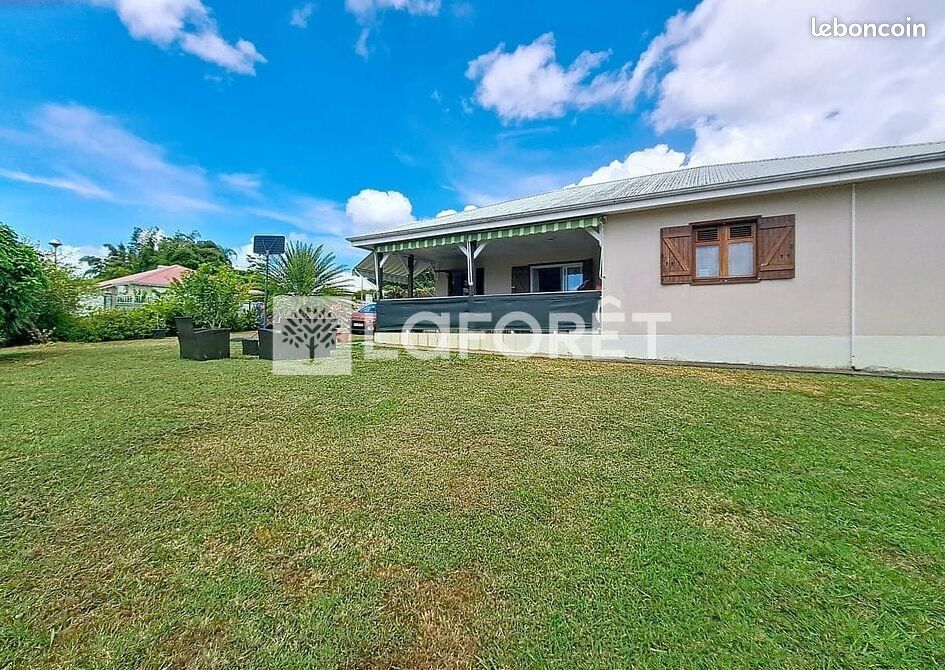 Maison 4 pièces 90 m² · à Lamentin · 90 m² · 371 000 €
