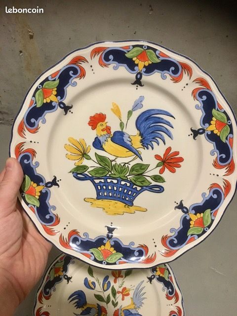 Trois assiettes décorées à la main (image 3)