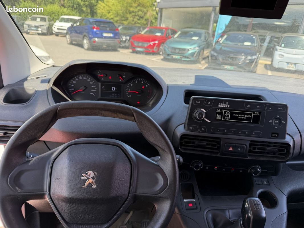 Peugeot Partner (3) BHDI 100 STANDARD 650KG PREMIUM (image 9)