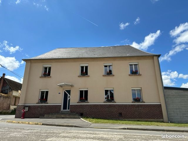 Maison 7 pièces 210 m² · à Hérissart · 210 m² · 270 000 €