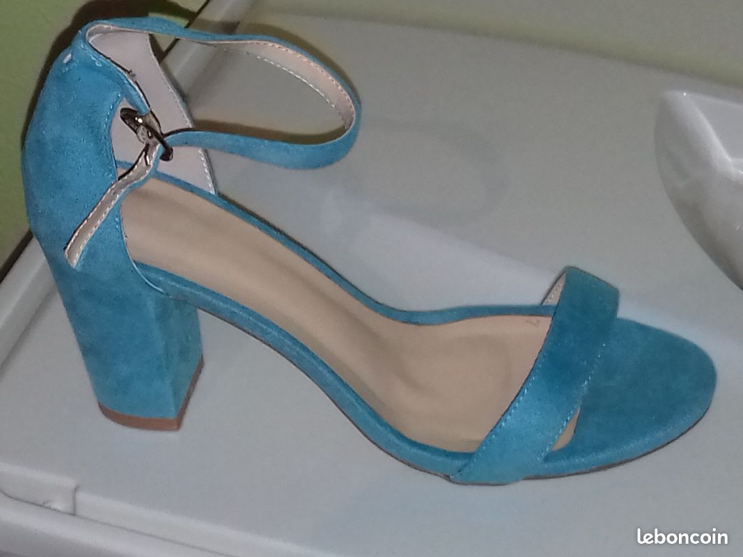 Sandales turquoise suédine (image 1)
