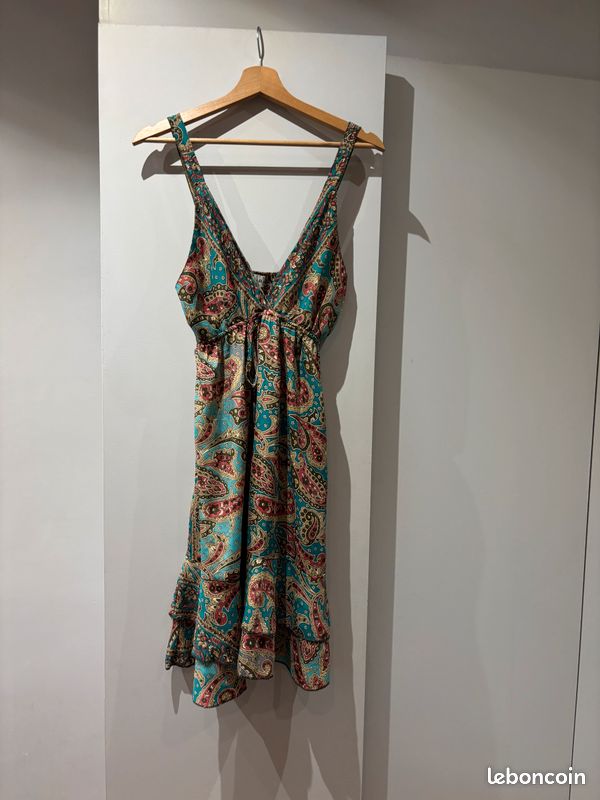 Robe courte effet soie Vêtements