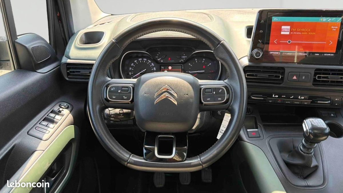 Citroën Berlingo Taille M PureTech 110 S&S BVM6 Shine (image 15)