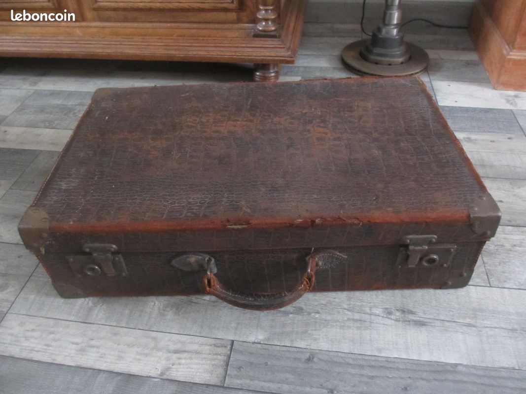 Ancienne valise en cuir effet crocodile (image 3)