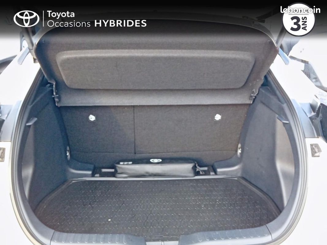 Toyota C-HR 1.8 Hybride 140ch Design MY25 (image 10)