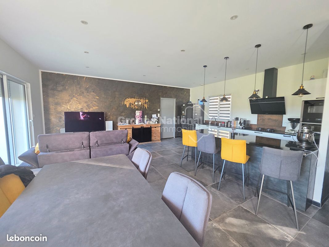 Maison 4 pièces 90 m² · à Gréoux-les-Bains · 90 m² · 419 000 €