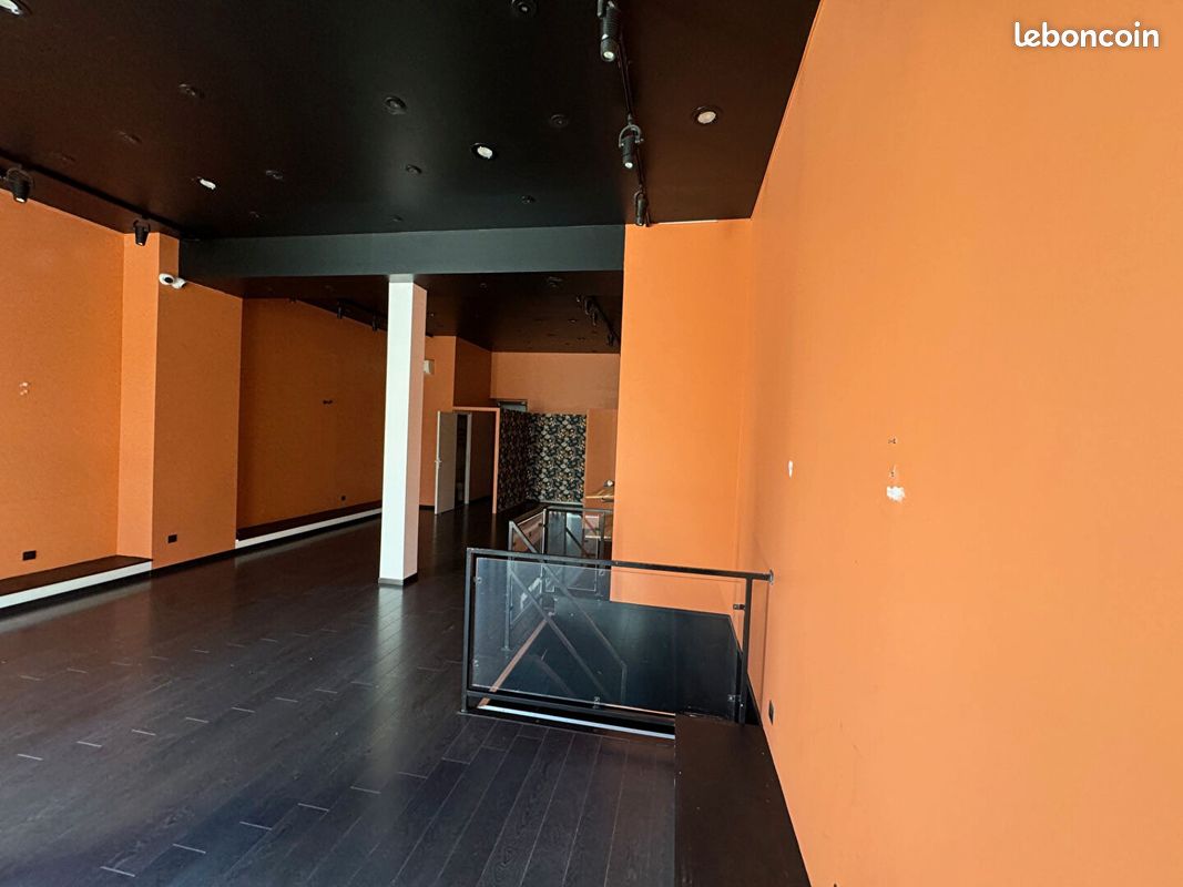 Local commercial 82 m² ROANNE (image 3)