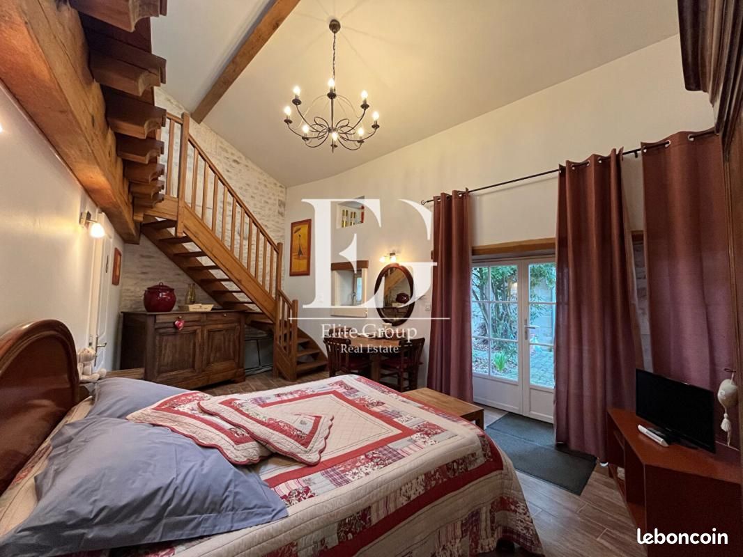 Gîte 7 pièces 227 m² - Gensac-la-Pallue 16130 (image principale 5)