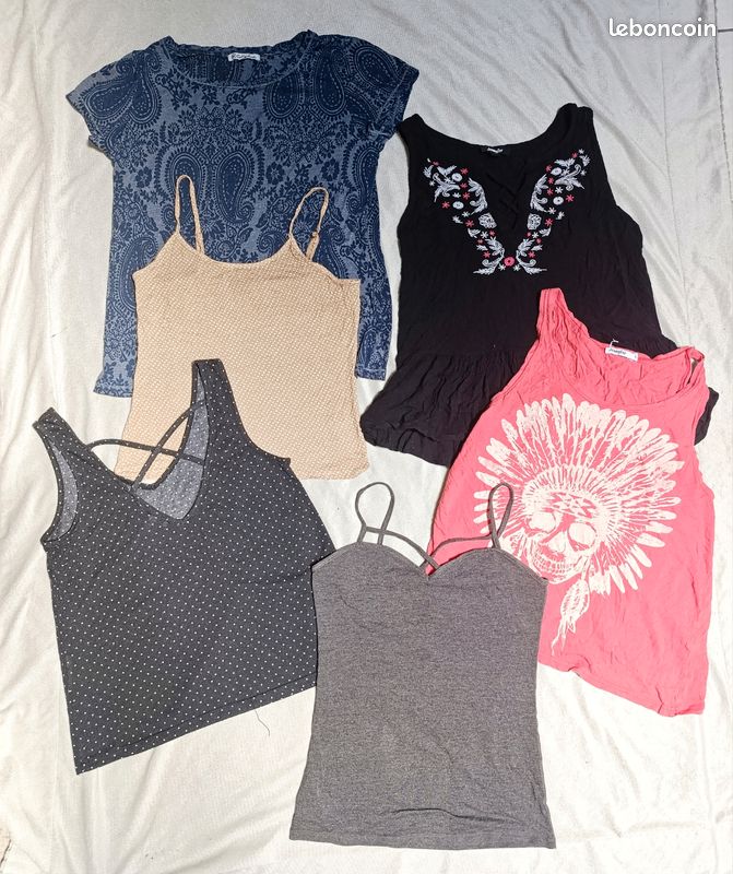Lot de 26 vêtements femme - Taille S - M (image 2)