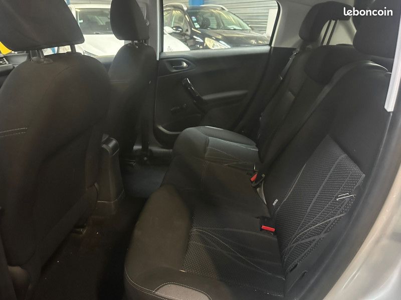Peugeot 208 1.4 HDI FAP BUSINESS 5P (image 6)