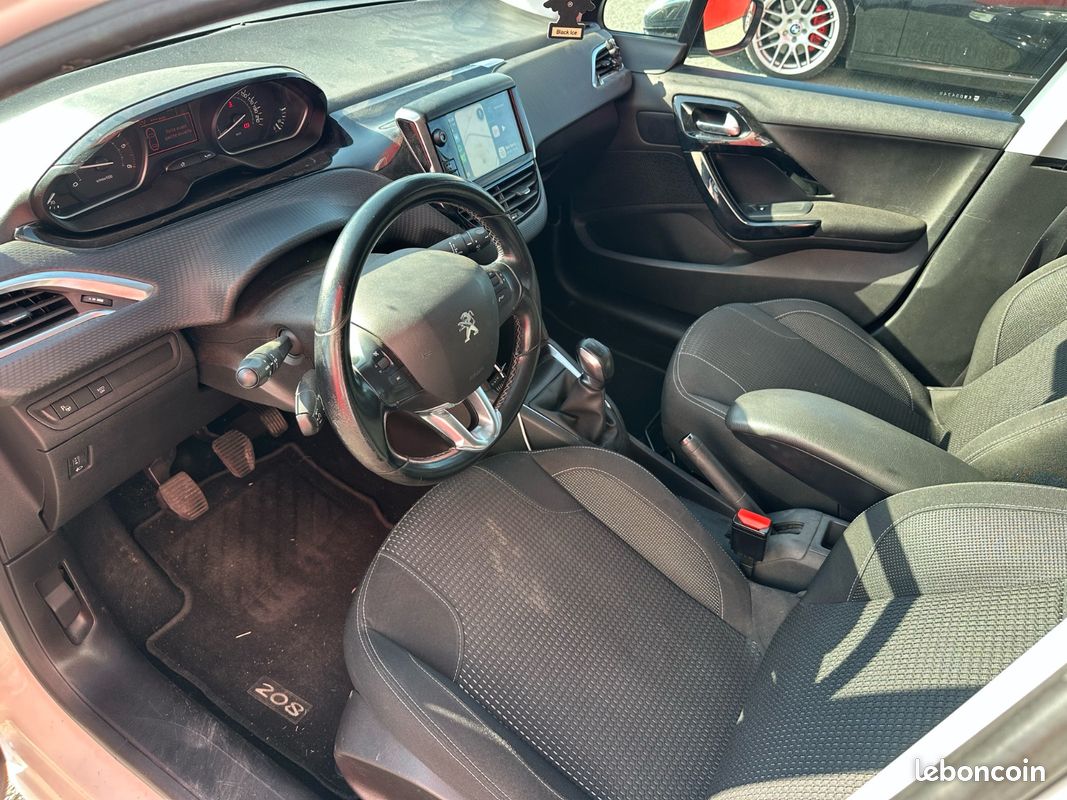 Peugeot 208 1.5 BLUE HDI 102 CH TECH EDITION - GARANTIE 12 MOIS (image 14)