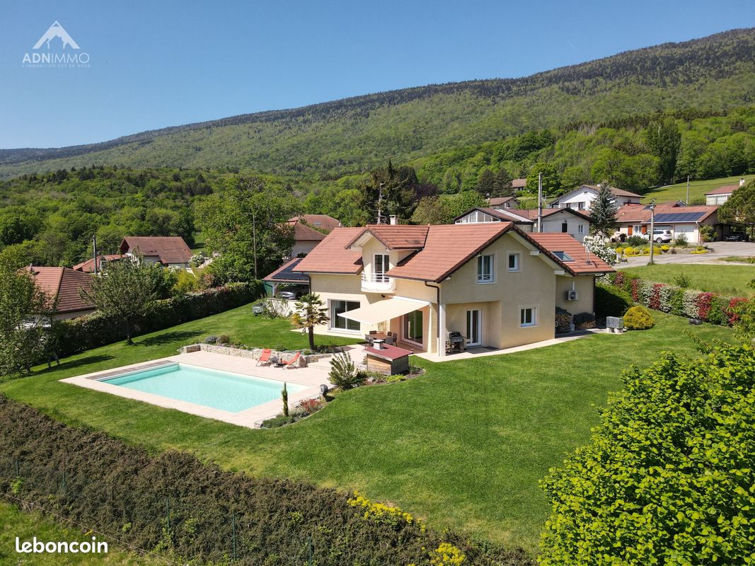 Maison 6 pièces 198 m² · à Péron · 198 m² · 1 250 000 €