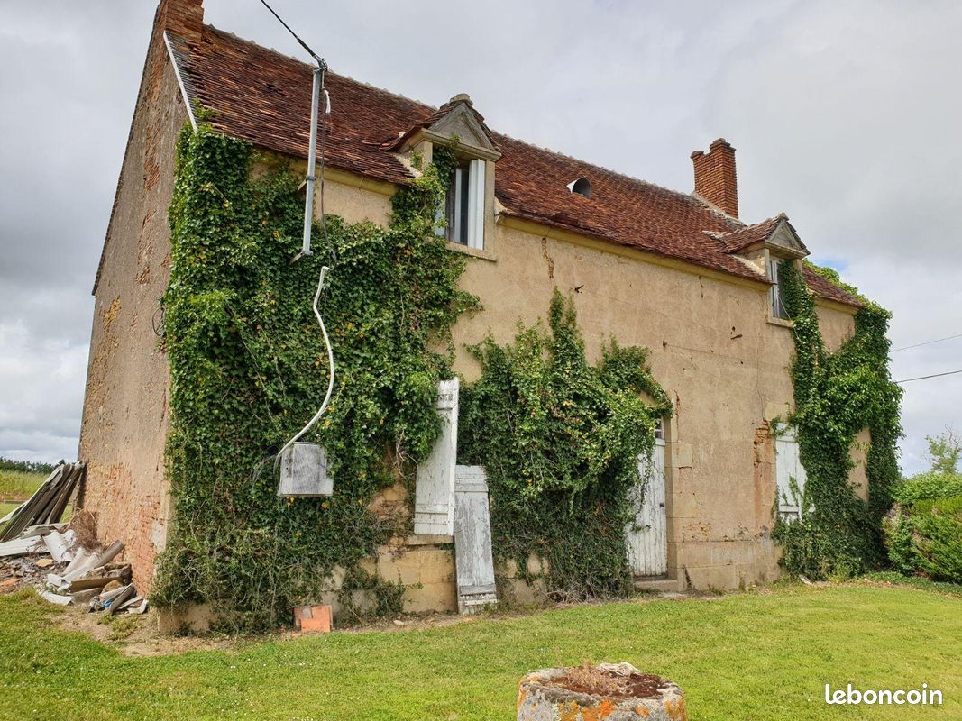 Maison 6 pièces 107 m² · à Montgivray · 107 m² · 32 500 €