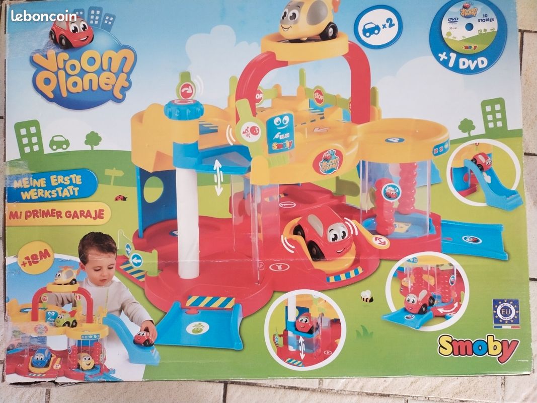 Lot SMOBY Vroom Planet : circuit, garage et son camion de transport (image 4)