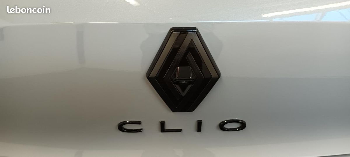 Renault Clio V E-Tech full hybrid 145 ch GSR2 Esprit Alpine (image 11)