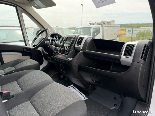 18490 HT - FIAT Ducato Maxi Caisse 20 m3 Hayon JTD 150 Pack Pro Nav 2,3 L - 06/2019 - 86000 kms (image 6)