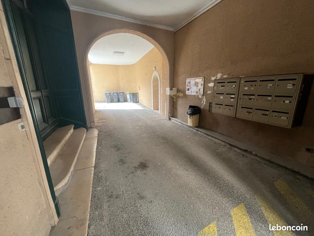 Parking Poitiers · 65 €/mois