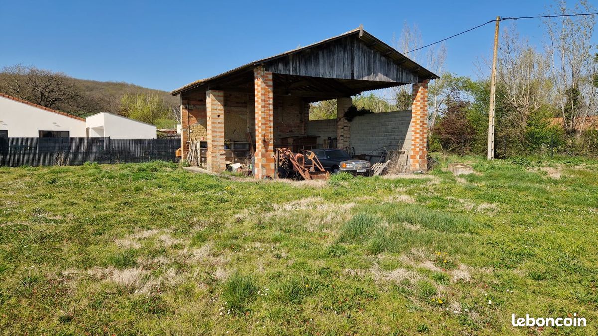 Terrain contructible · à Eaunes · 195 000 €