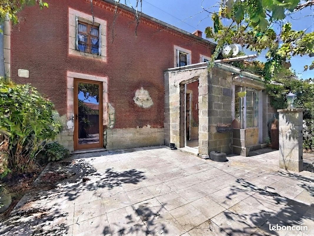 Maison 5 pièces 193 m² · à Marcillat-en-Combraille · 193 m² · 105 000 €