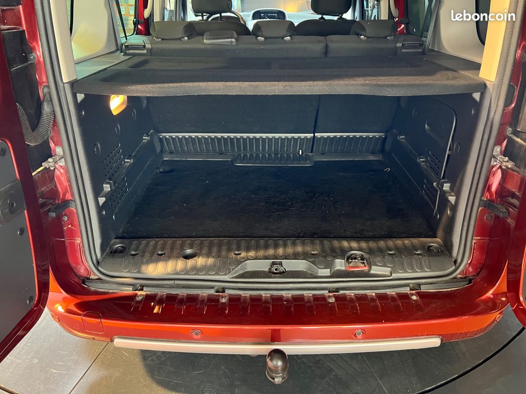 RENAULT KANGOO COMBI 1.5 BLUEDCI 115Ch INTENS (image 7)