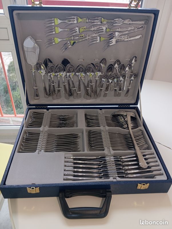 Ménagère inox dans son coffret (image 1)