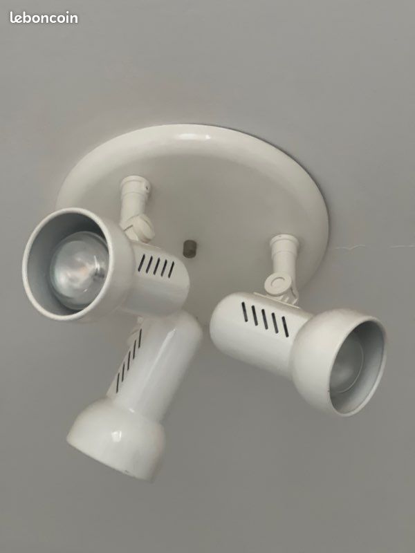Plafonnier blanc orientable -3 ampoules (image 1)