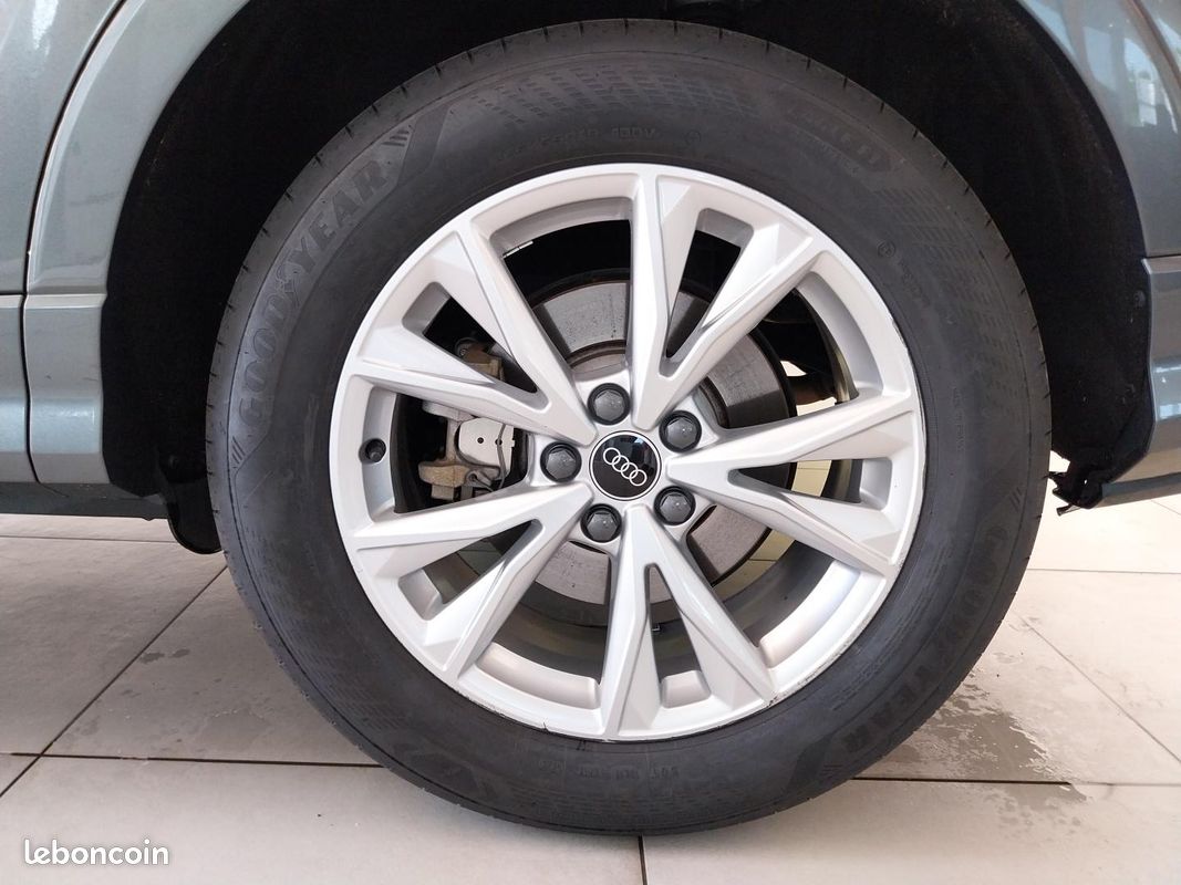 AUDI Q3 45 TFSIe 245 ch S tronic 6 S line (image 8)