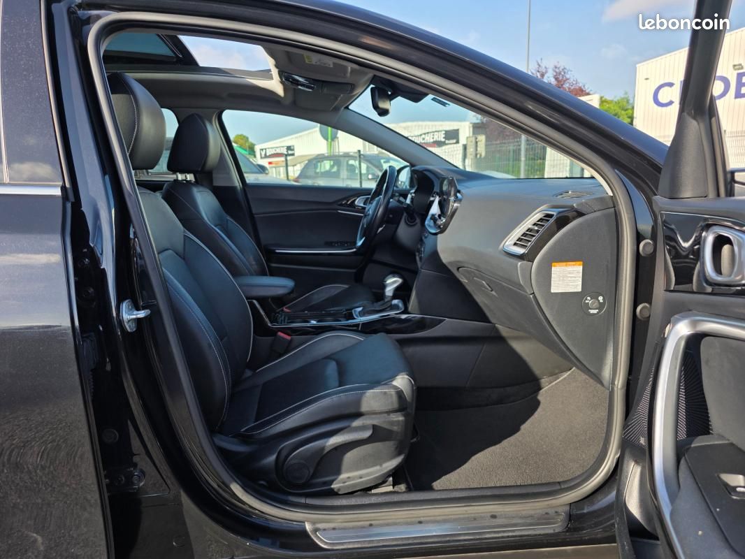 Kia Xceed MY21 1.6 CRDi 136 ch MHEV DCT7 Premium (image 23)