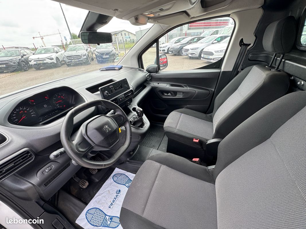 Peugeot Partner III Standard 650kg BlueHDi 75ch Premium / Climatisation / Bluetooth / 2020 / 104 249 Kms / 9 158 HT (image 4)