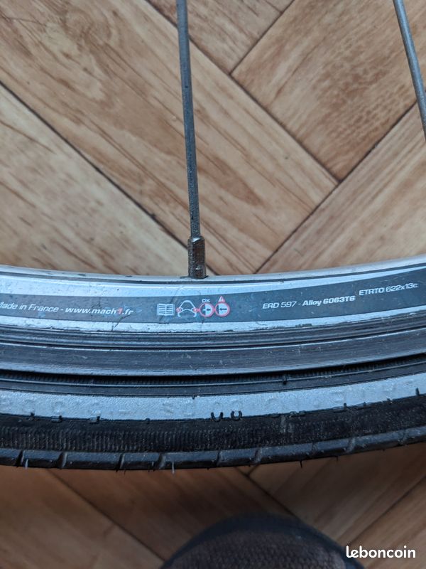 Paire De Roues Vélo Vintage Mach 1 CFX – 622 X 13C
