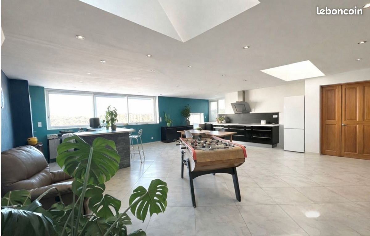 Appartement 5 pièces 161 m² · à Bourg-Saint-Andéol · 161 m² · 175 000 €