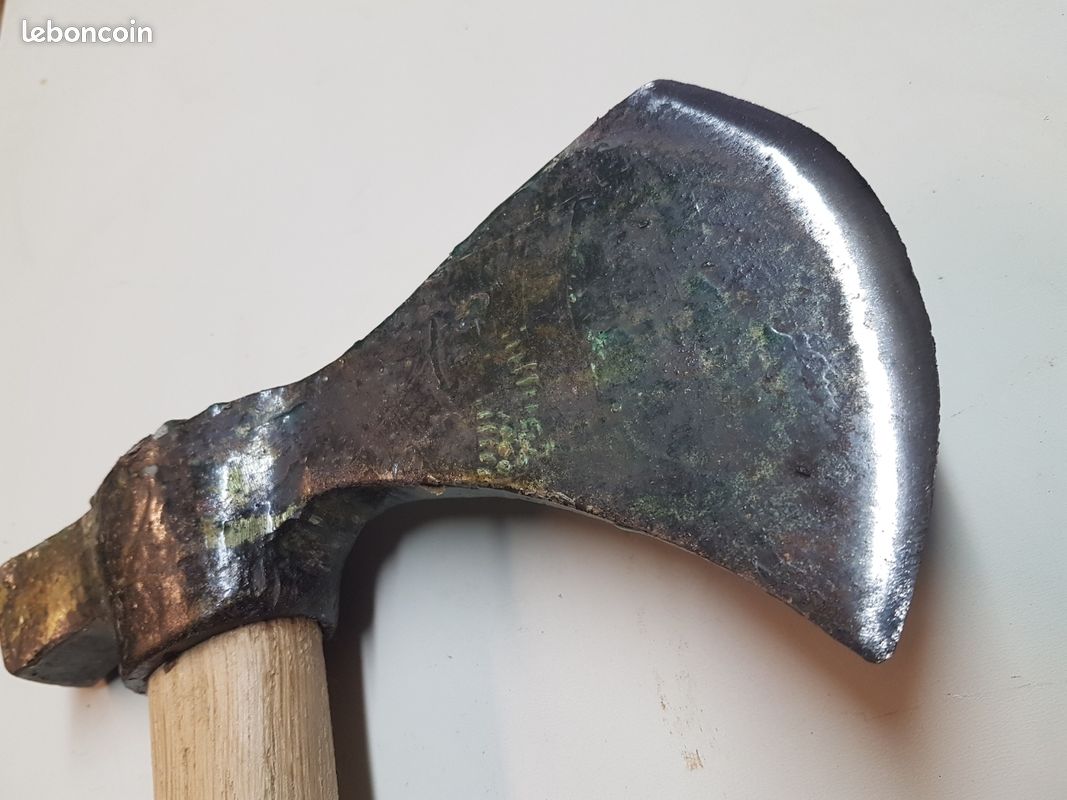 Hache pour bois (image 1)