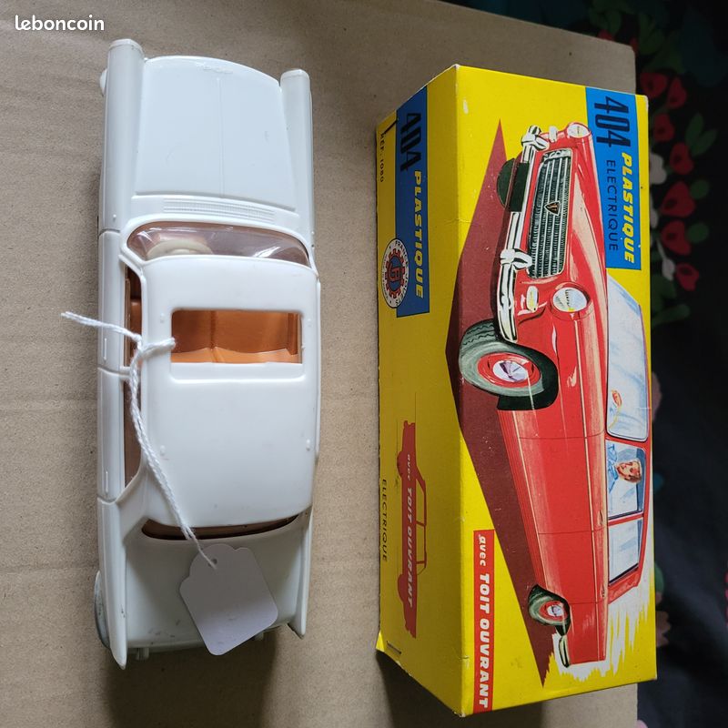 FRANCE JOUET 404 Peugeot Téléguidée Plastique Bon État EUR 59,00 - FR