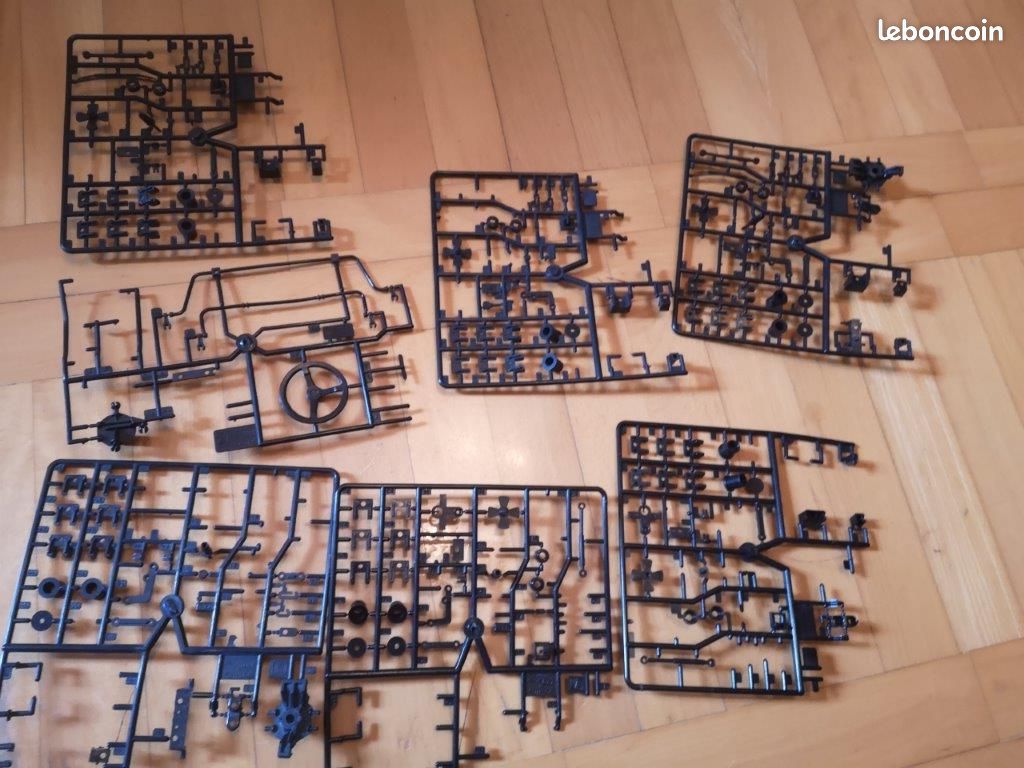 Pièces détachées Pocher 1/8 Porsche et F40 et Testararossa (image 17)