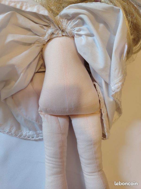 Poupée métisse en tissu fée - 25cm