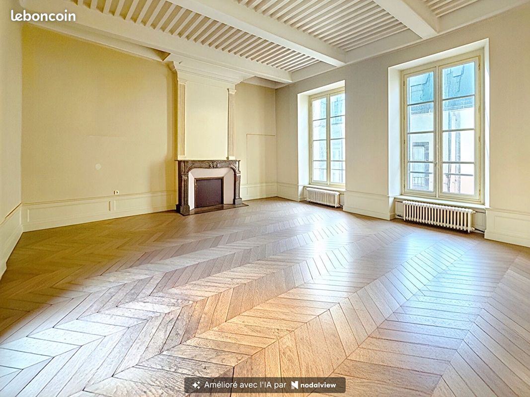 Appartement 7 pièces 183 m² · à Clermont-Ferrand · 183 m² · 350 000 €