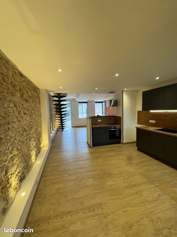 Maison 3 pièces 80 m² · à Saint-Amand-Montrond · 80 m² · 800 €