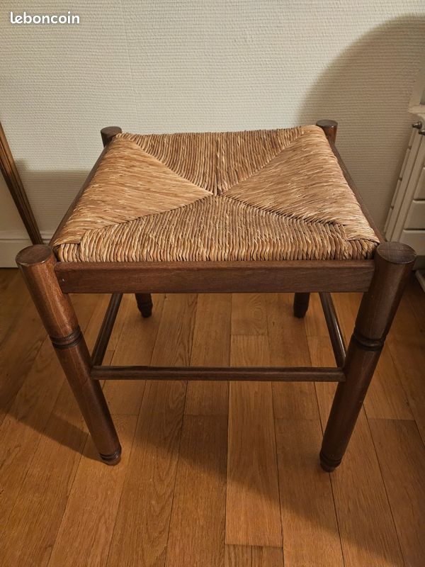 Tabouret en rotin x 2 (image 1)
