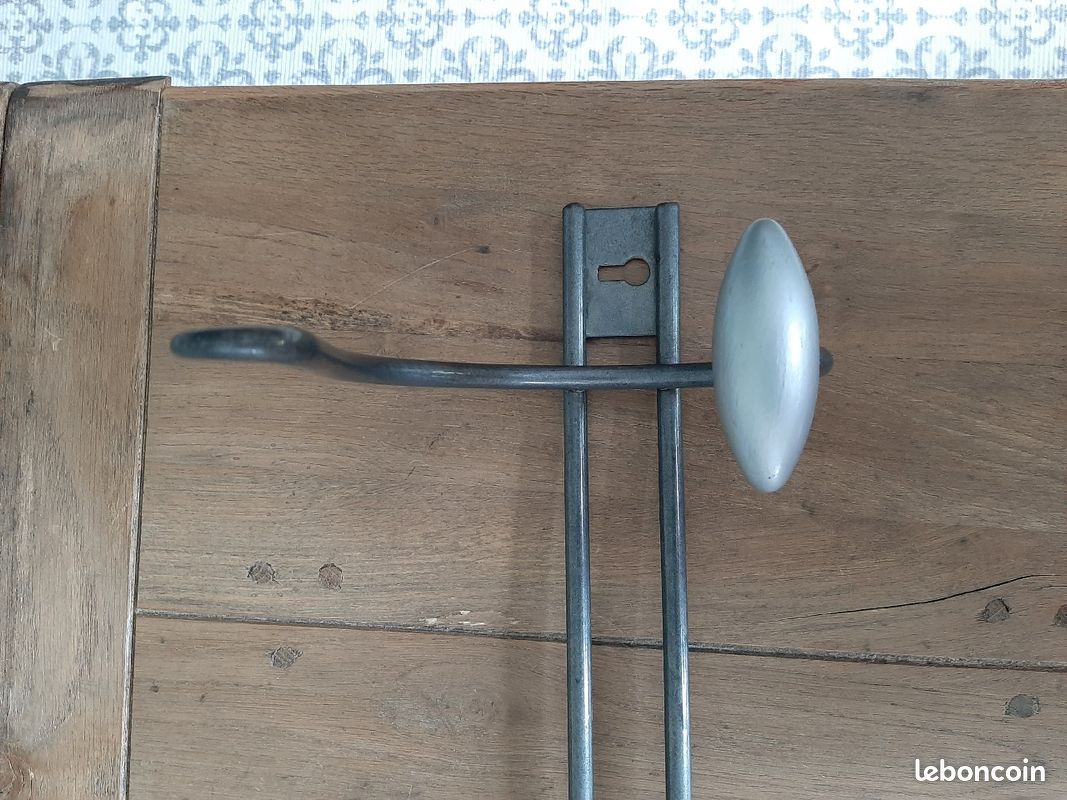 Patère double à fixer au mur (image 2)