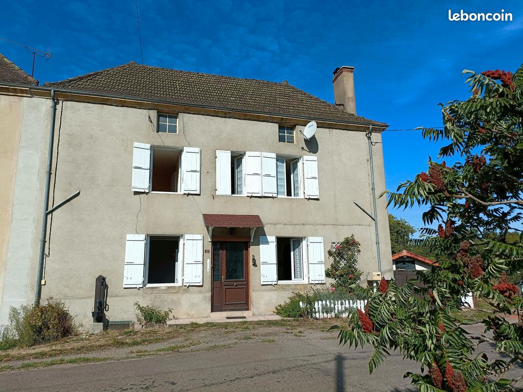 Maison 6 pièces 131 m² · à Chauffailles · 131 m² · 128 000 €