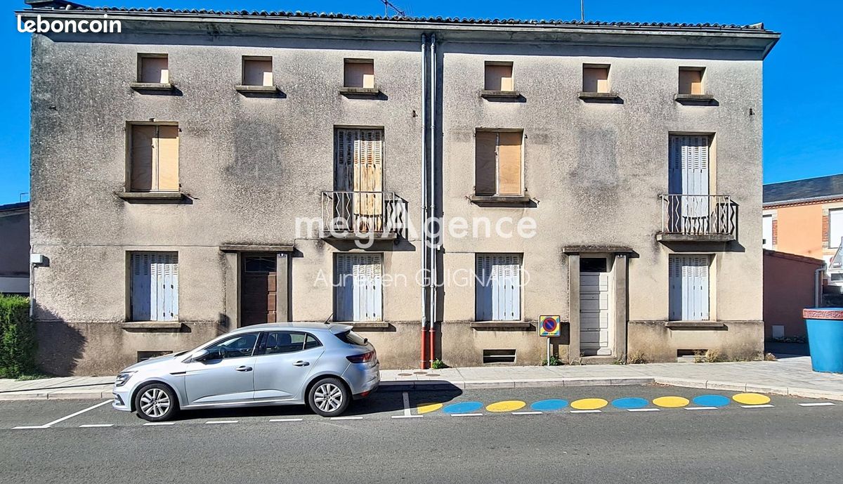 Immeuble 137 m² · à Cerizay · 137 m² · 79 900 €