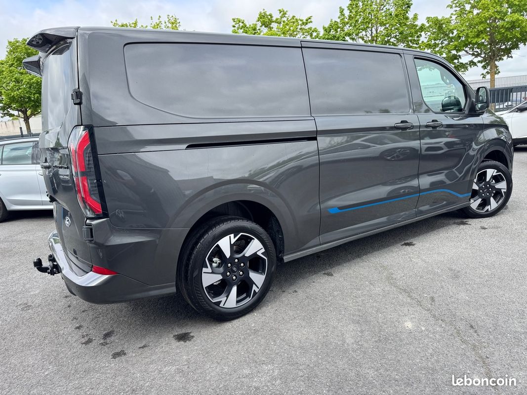 Ford TRANSIT CUSTOM 320 L2H1 2.0 TDCI 170CH BVA8 SPORT / 2 PORTES LATERALES / GARANTIE 5 ANS (image 2)