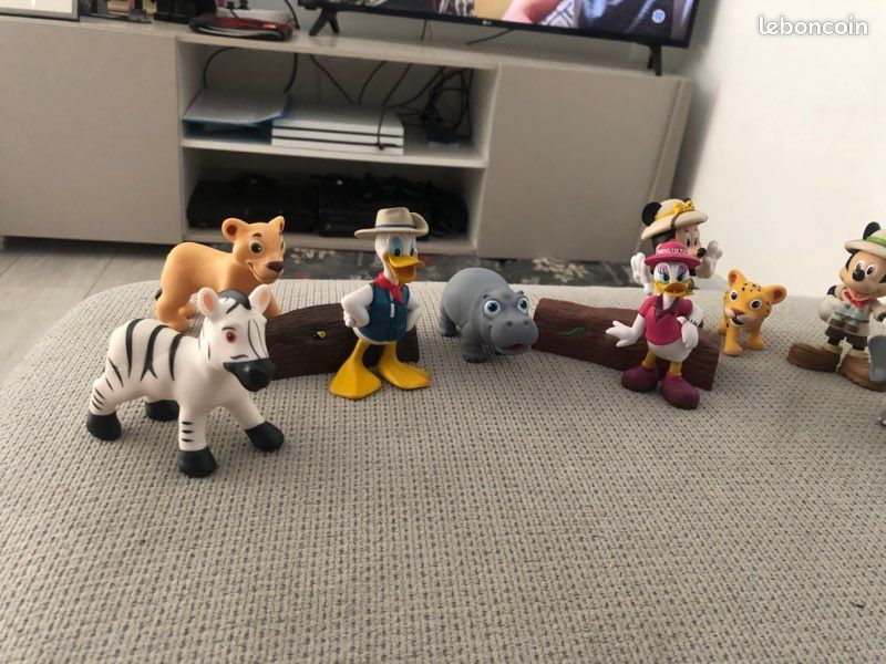 Lot figurines disney. Donald Mickey minnie (image 5)