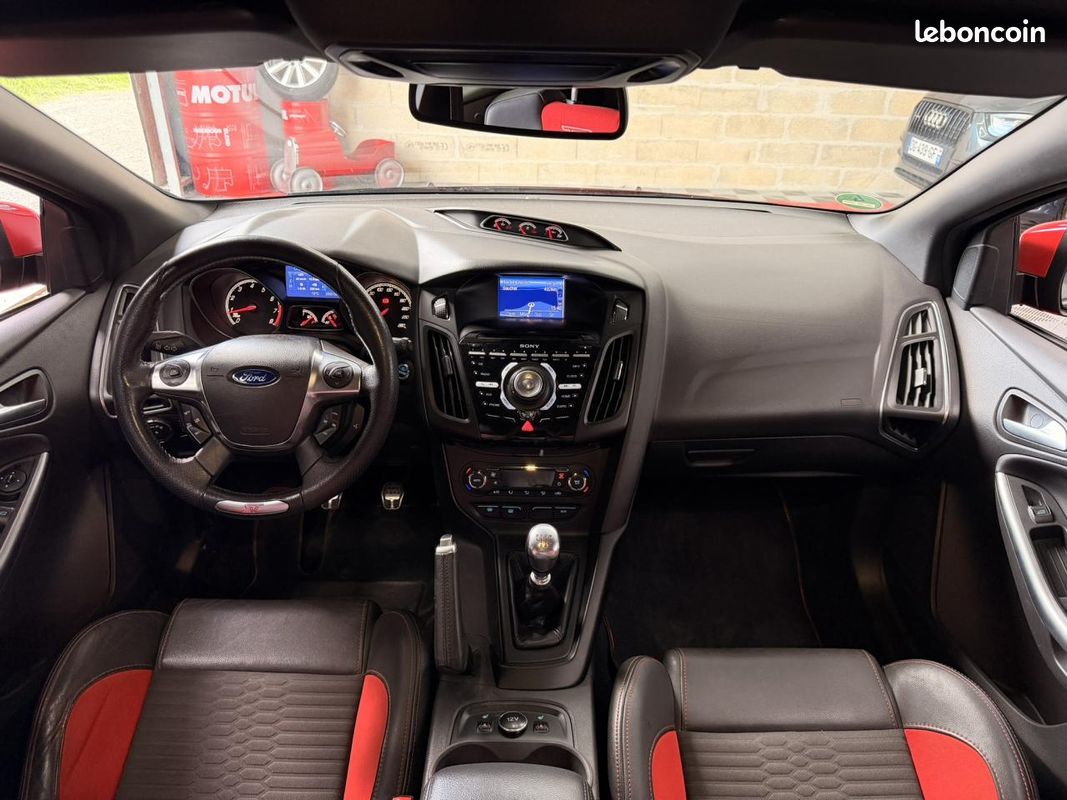 FORD FOCUS ST 2.0 SCTi EcoBoost 250 / Révisé - Pneus & Embrayage neuf (image 20)