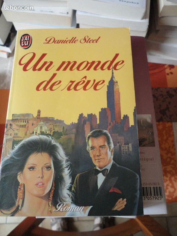 Danielle STEEL - Un monde de rêve (image 1)
