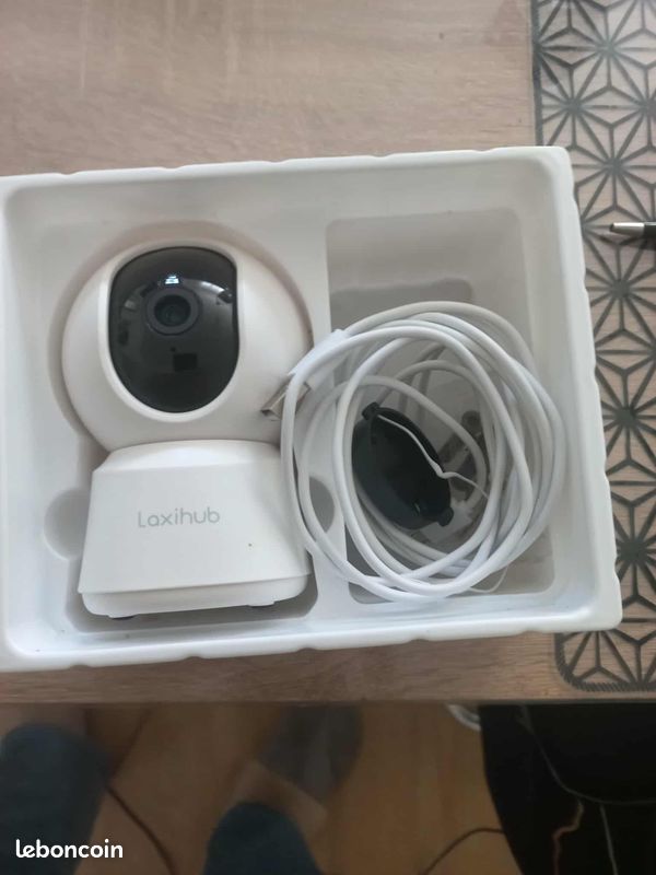 Camera (image 1)